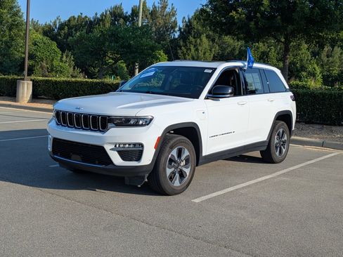 Used 2023 Jeep Grand Cherokee 4WD 4xe w/ Luxury Tech Group II image 8