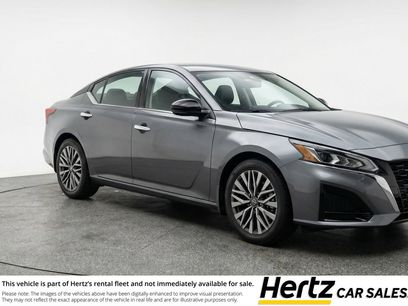 Used 2025 Nissan Altima 2.5 SV