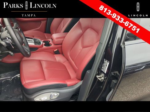 Used 2024 Porsche Macan S image 18