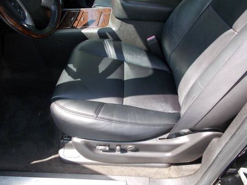 Used 2012 GMC Yukon XL Denali AWD/4WD image 26