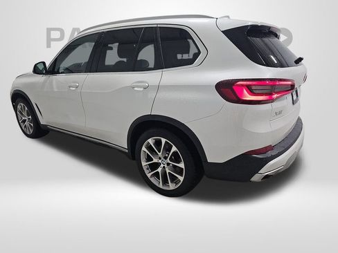 Used 2022 BMW X5 xDrive40i w/ Premium Package AWD/4WD image 2
