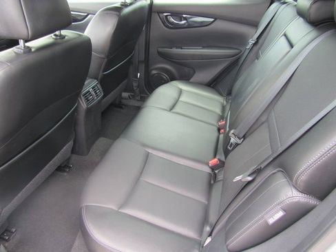 Used 2021 Nissan Rogue Sport SL image 11