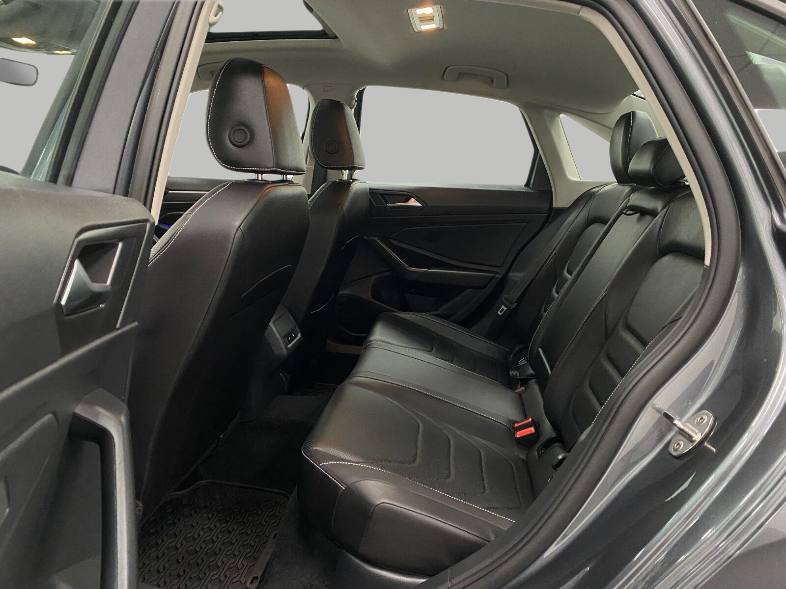 Used 2024 Volkswagen Jetta SEL FWD image 27