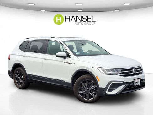 Certified 2024 Volkswagen Tiguan SE AWD/4WD image 1