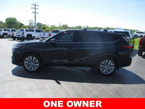 Used 2023 Toyota Highlander Platinum AWD/4WD image 9