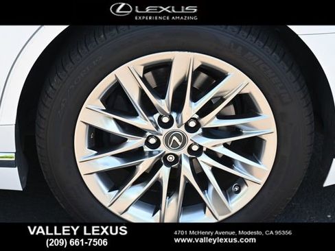 Used 2019 Lexus LS 500 w/ Accessory Package (Z2) image 13
