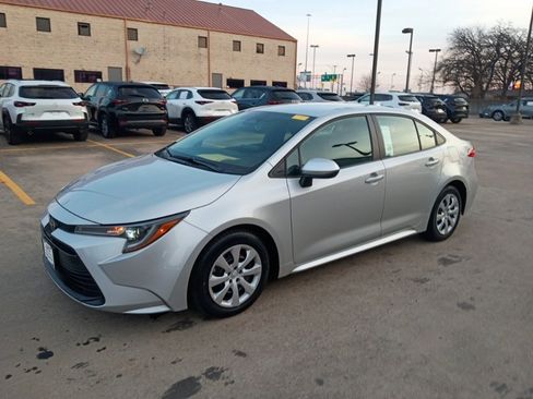 Used 2024 Toyota Corolla LE image 1