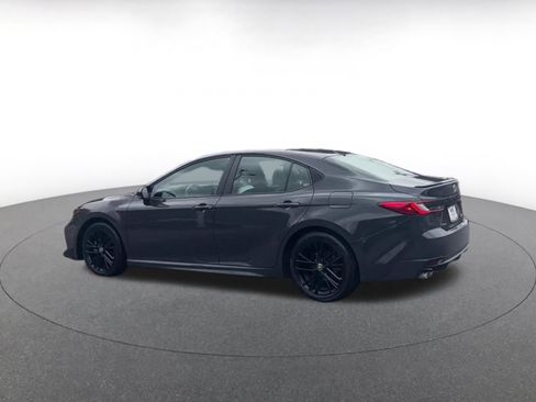 Used 2025 Toyota Camry SE image 10
