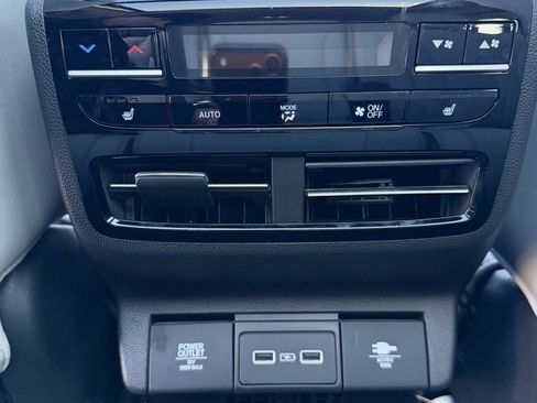 Certified 2023 Acura MDX SH-AWD w/ Advance Package image 12