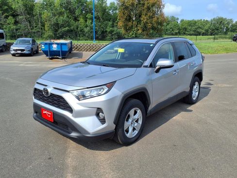 Used 2019 Toyota RAV4 XLE w/ Convenience Package image 1