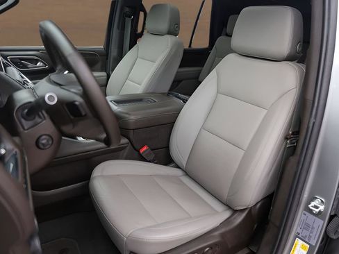 Used 2023 Chevrolet Tahoe Z71 w/ Luxury Package image 7