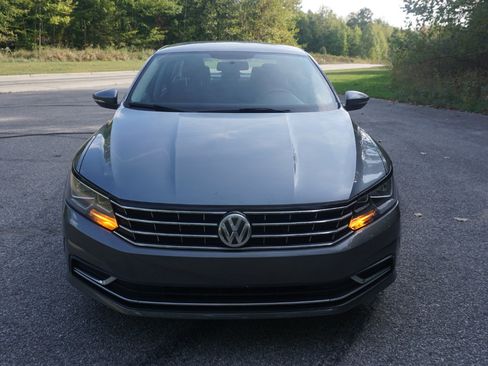 Used 2017 Volkswagen Passat 1.8T S image 8