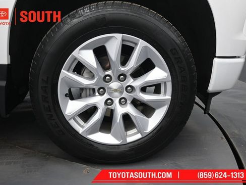 Used 2022 Chevrolet Silverado 1500 Custom AWD/4WD image 31