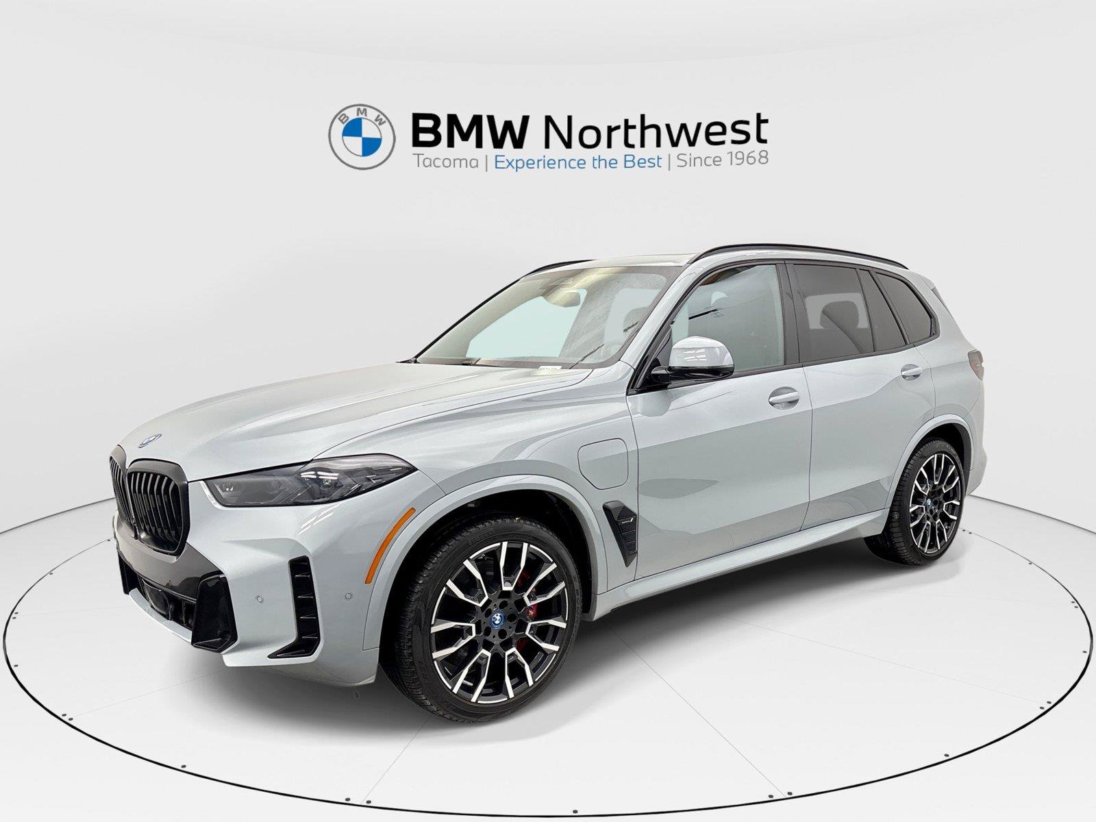 Used 2024 BMW X5 xDrive50e w/ M Sport Package AWD/4WD image 1
