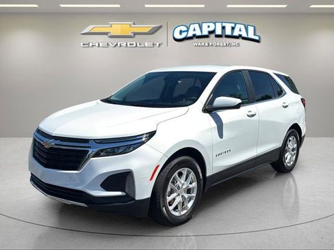 Used 2023 Chevrolet Equinox LT w/ LPO, Floor Liner Package FWD image 9