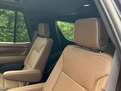 Certified 2024 Chevrolet Tahoe High Country AWD/4WD image 33