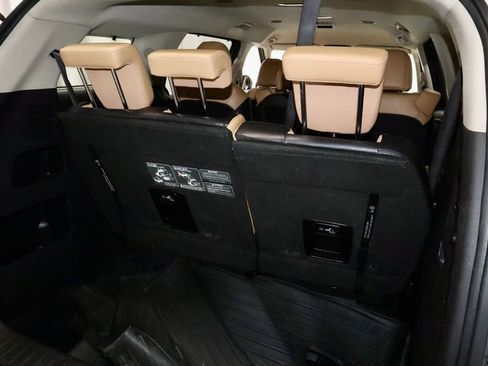 Used 2023 Kia Carnival EX FWD image 13