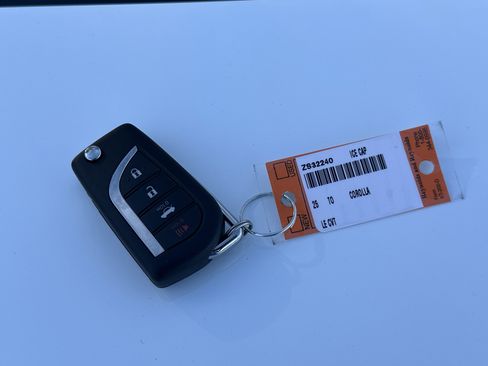 Certified 2025 Toyota Corolla LE image 35