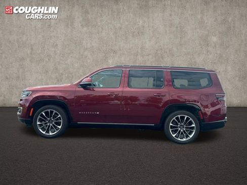 Used 2022 Jeep Wagoneer Series III w/ Premium Group I AWD/4WD image 4