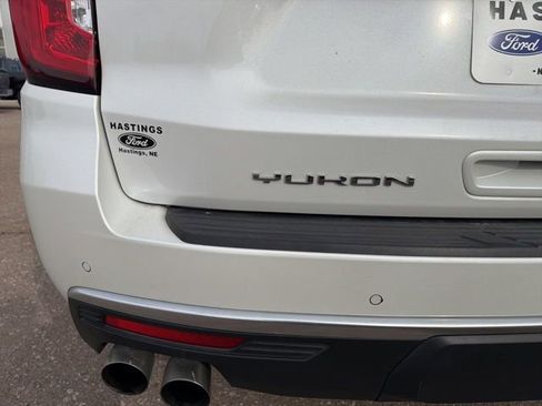 Used 2022 GMC Yukon XL Denali image 13