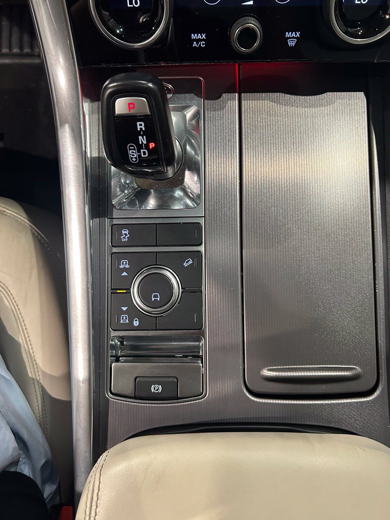 Used 2018 Land Rover Range Rover Sport HSE AWD/4WD image 18