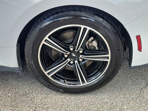 Used 2025 Ford Mustang Premium RWD image 5