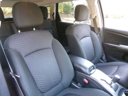 Used 2019 Dodge Journey SE w/ Connectivity Group image 19