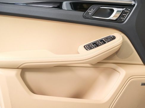 New 2026 Porsche Macan S image 6