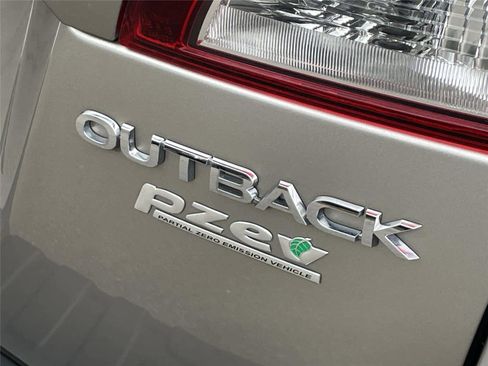 Used 2015 Subaru Outback 2.5i Premium image 10