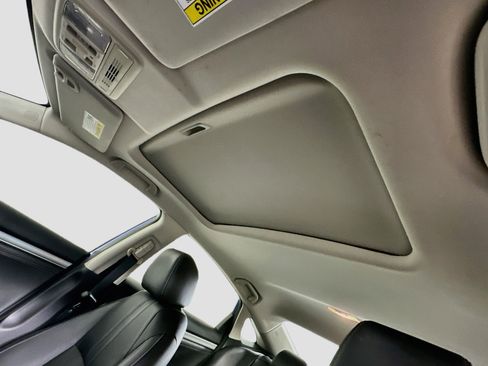 Used 2018 Honda Civic EX-L image 25