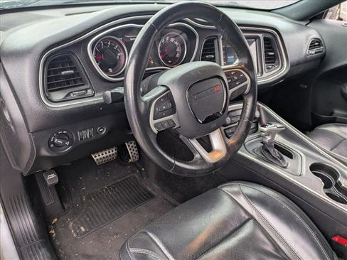 Used 2016 Dodge Challenger SXT Plus image 9