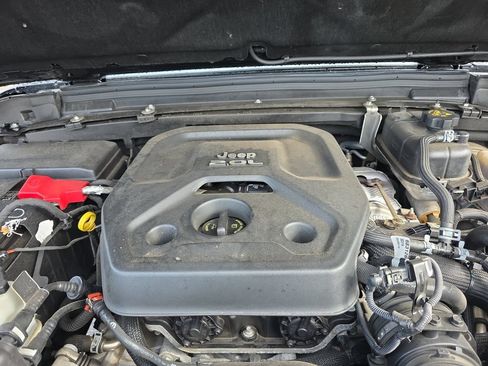 Used 2019 Jeep Wrangler Unlimited Sport S AWD/4WD image 25