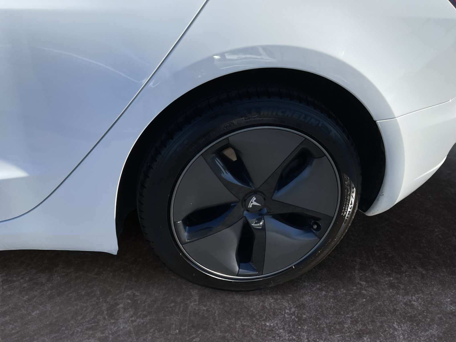 Used 2023 Tesla Model 3 Standard Range RWD image 9