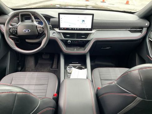 Used 2025 Ford Explorer ST-Line w/ ST-Line Street Pack image 22