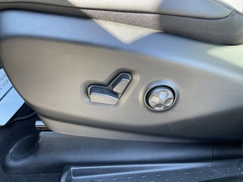 New 2026 Chrysler Pacifica Select image 11