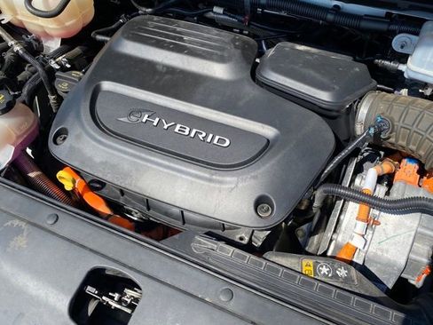 Used 2021 Chrysler Pacifica Touring-L image 23