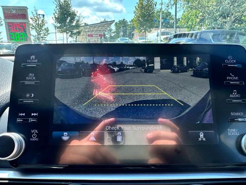 Used 2020 Honda Accord EX image 18