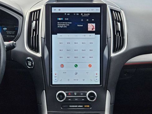 Used 2024 Ford Edge SEL image 19