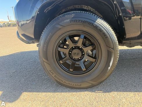 Used 2022 Toyota Tacoma SR w/ SR Convenience Package image 10