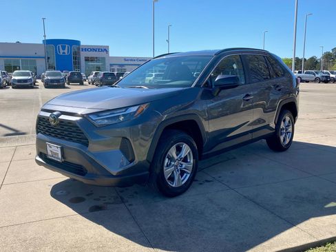 Used 2025 Toyota RAV4 LE image 3