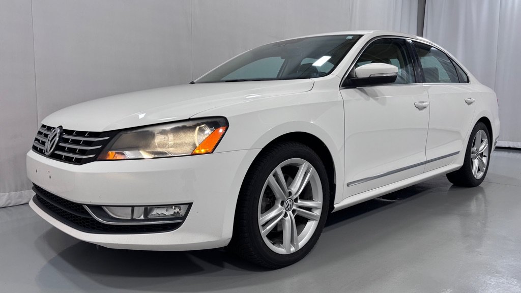 Used 2014 Volkswagen Passat TDI SEL Premium FWD image 1