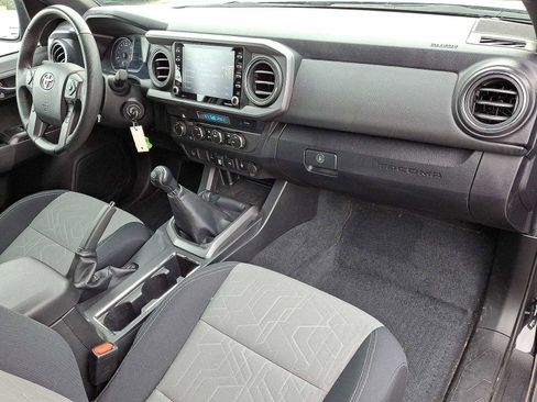 Used 2021 Toyota Tacoma TRD Off-Road image 31