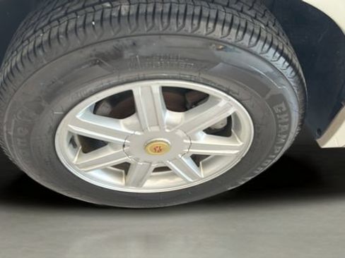 Used 2005 Cadillac SRX w/ Preferred Equipment Group AWD/4WD image 17