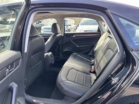 Used 2020 Volkswagen Passat 2.0T R-Line image 19