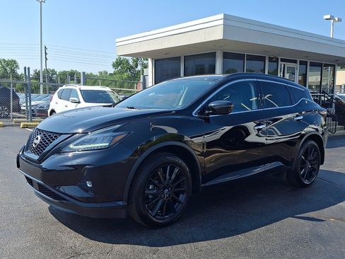 Used 2023 Nissan Murano SV w/ SV Midnight Edition Package FWD image 3