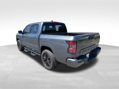 Used 2023 Nissan Frontier SV w/ Midnight Edition Package AWD/4WD image 5
