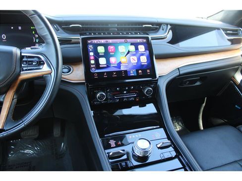 Used 2022 Jeep Grand Cherokee Summit AWD/4WD image 25