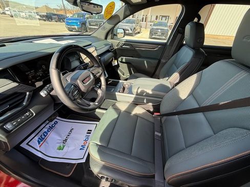 Used 2025 GMC Acadia AT4 w/ Super Cruise Package image 12