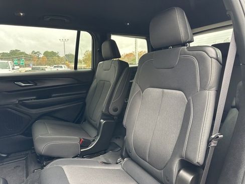 Certified 2024 Jeep Grand Cherokee L Laredo image 29