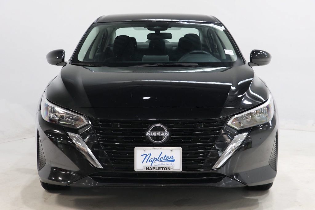 Used 2025 Nissan Sentra SV FWD image 2